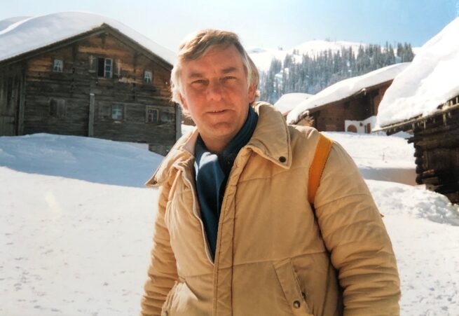 Familiefoto van mijn vader in de bergen