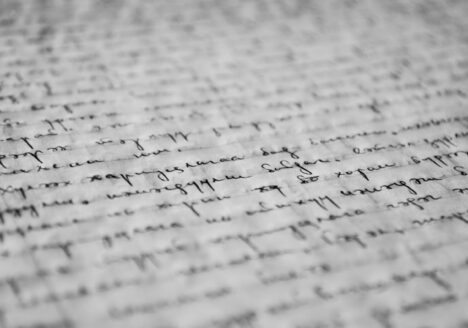 wit papier met handgeschreven tekst